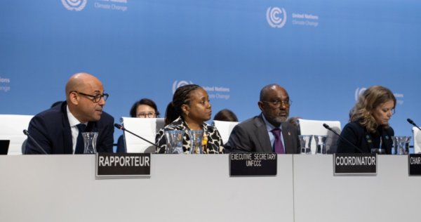 万联证券 怕美国不来, 又怕特朗普乱来, 欧洲犯怵: “单挑”中国, 我吗?